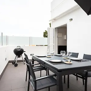  Ferienhaus Homelike Stunning Sea Front House El Poris